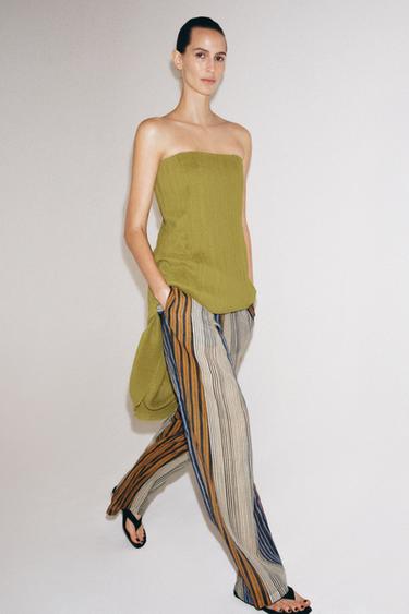 ストラップレス テクスチャーワンピースミディアムグリーンZaraのストラップレス テクスチャーワンピース - ミディアムグリーン 