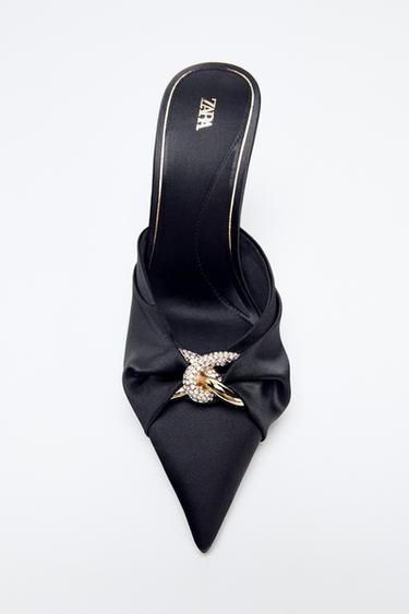 صندل ساتان بكعب وتطريز - أسود الخاص بـ Zara