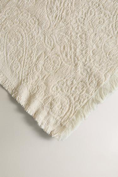 CHENILLE JACQUARD THROW - Ecru by Zara - Image 1