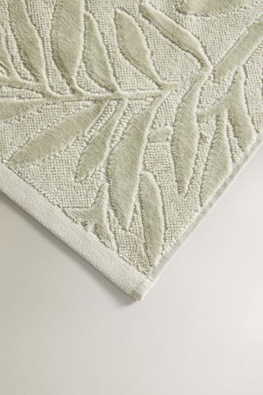 JACQUARD LEAF BATH TOWEL - Green by Zara - Image 2