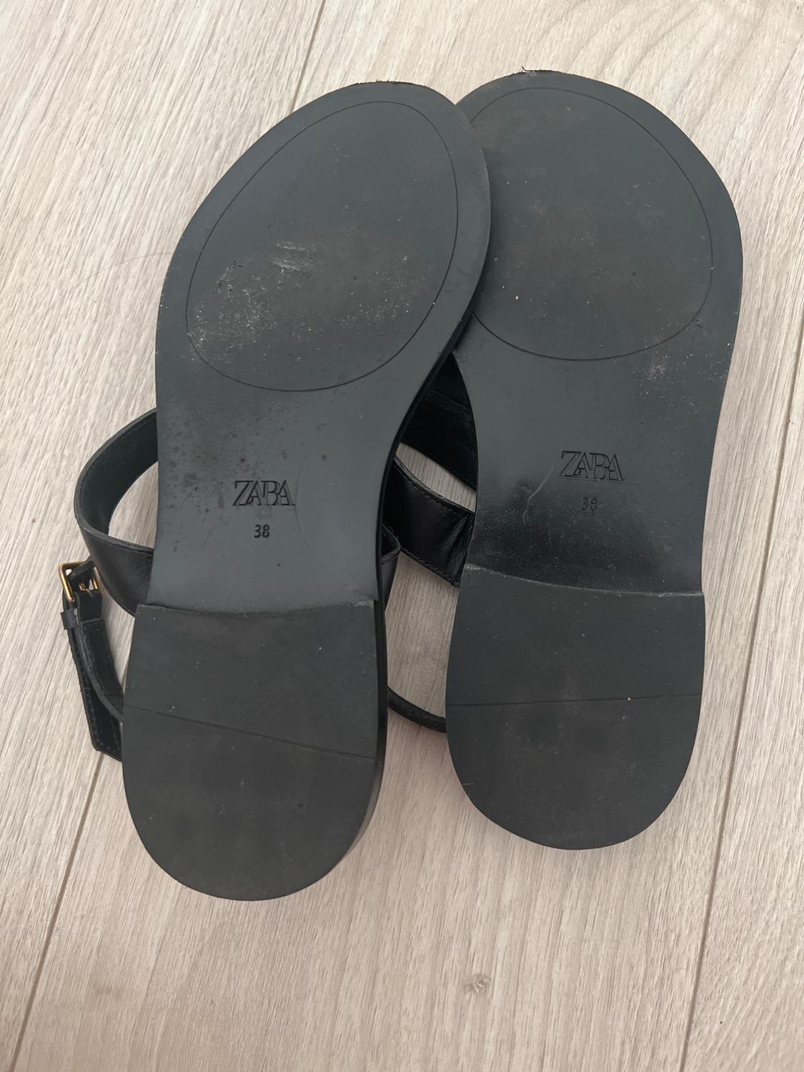 FLAT LEATHER SANDALS WITH BUCKLE DETAIL - Image 3