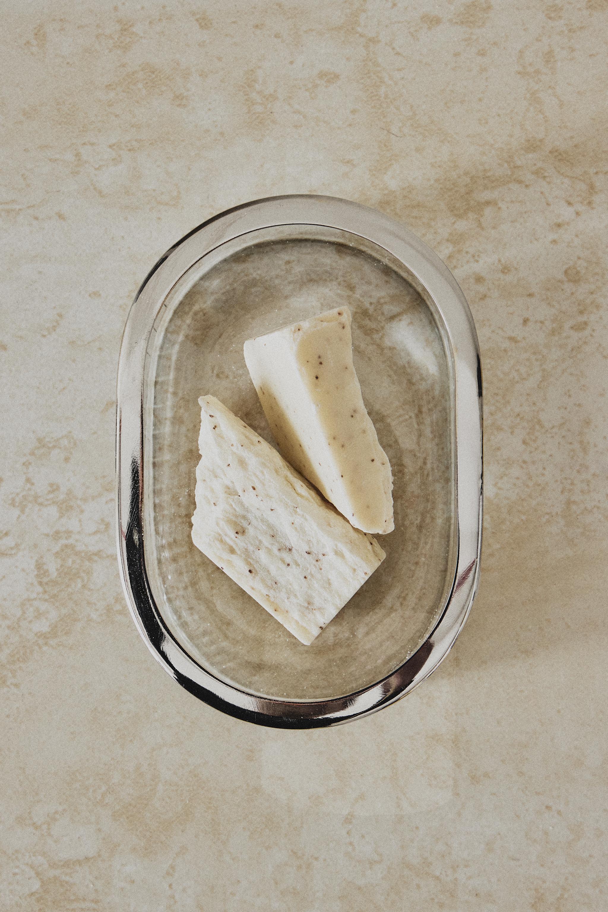 GLASS AND METAL BATHROOM SOAP DISH