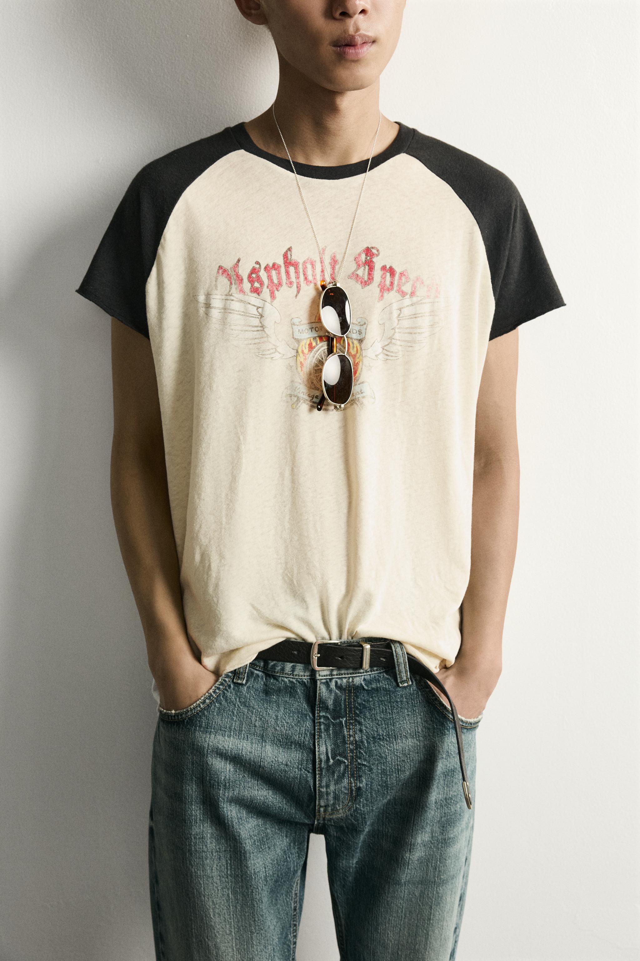 RAGLAN GRAPHIC T-SHIRT