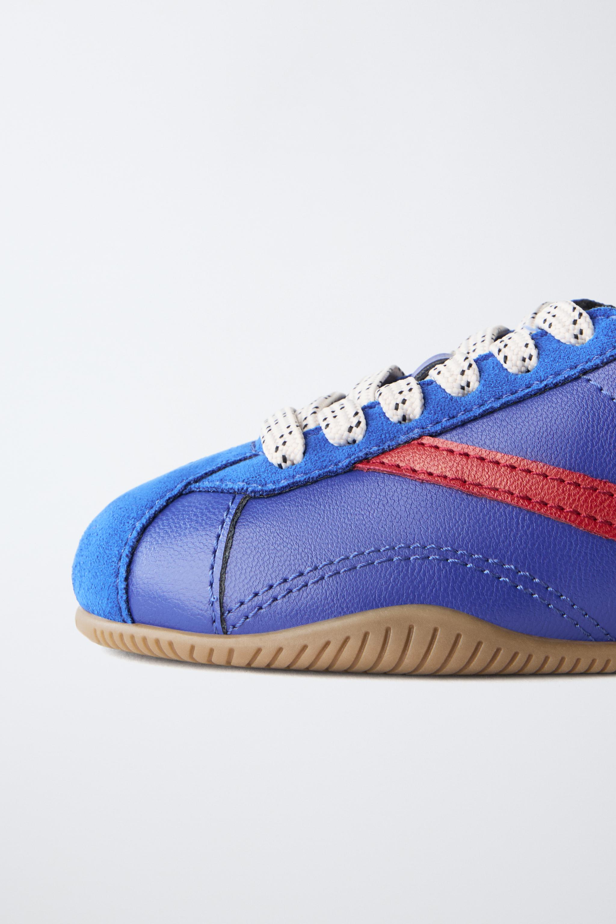 RETRO SNEAKERS