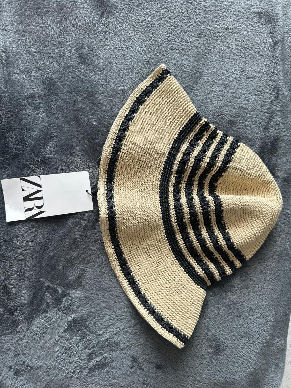GORRO BUCKET RAYAS CROCHET