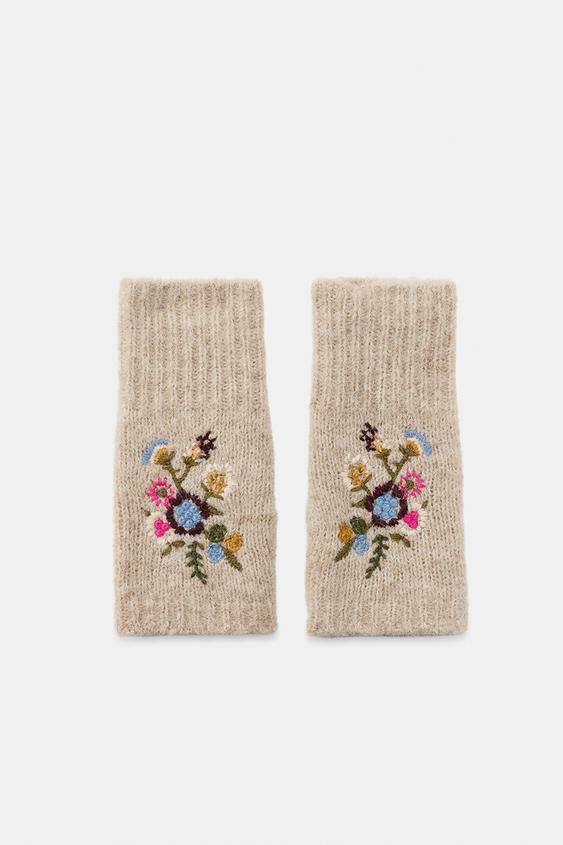 EMBROIDERED KNIT MITTENS - Sand by Zara - Image 0