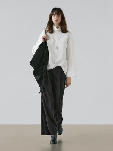 Zara Flowing trousers with pleated details - Black - Image 0