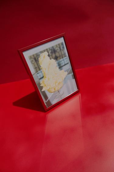 COLOURED METAL PHOTO FRAME - Red by Zara