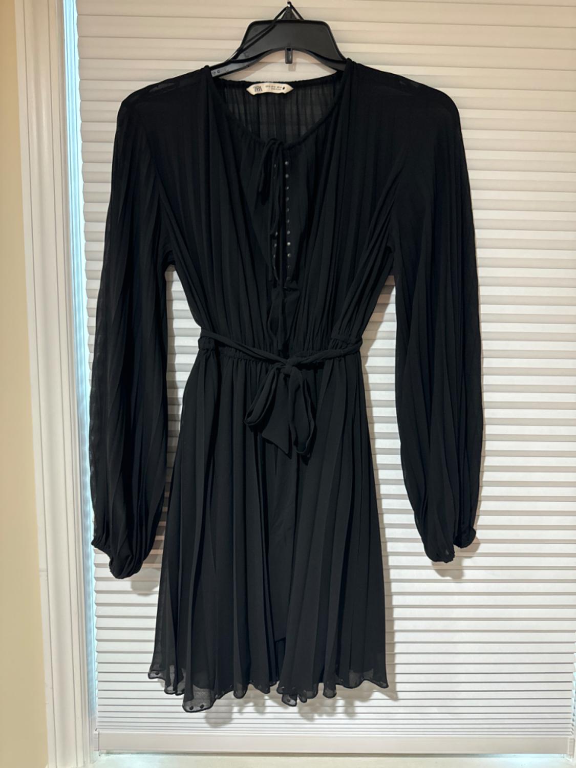 PLEATED DRESS WITH BELT