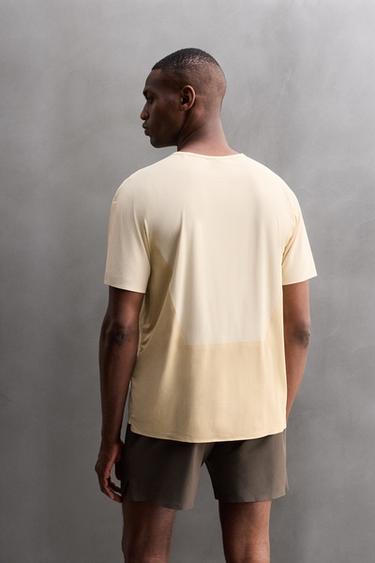 T-SHIRT TECHNIQUE COLOR BLOCK - Blanc cassé de Zara - Image 2