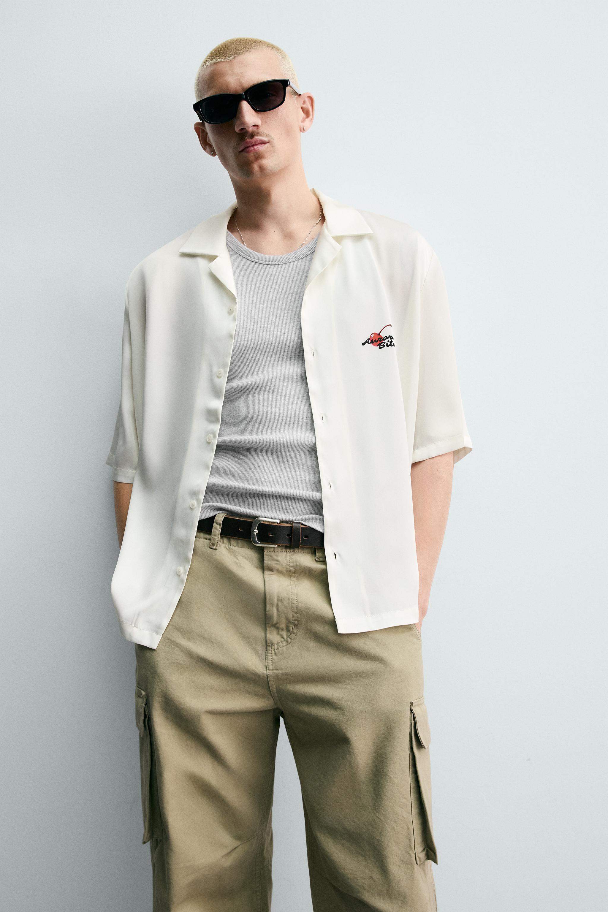 CHEMISE SATINÉE À IMPRIMÉS GRAPHIQUES