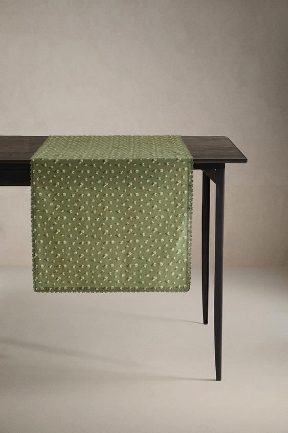chemin de table, jacquard, coton, champetre, rose, haut de gamme chemin de table, jacquard, coton, champetre, rose, haut de gamme
