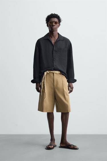 BERMUDA RELAXED FIT PLIEGUES - Ocre de Zara - Imagen 0