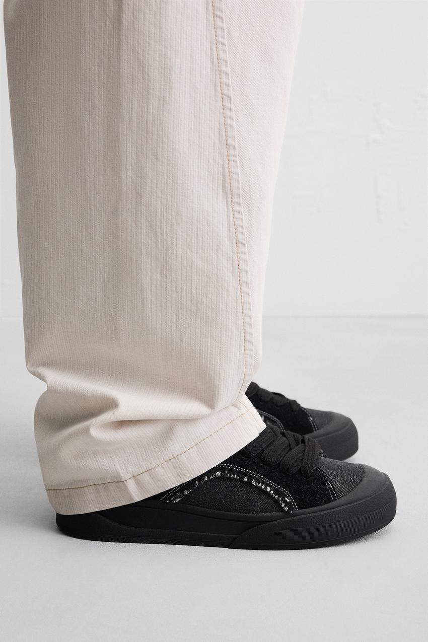 RETRO BASKETBALL SNEAKERS