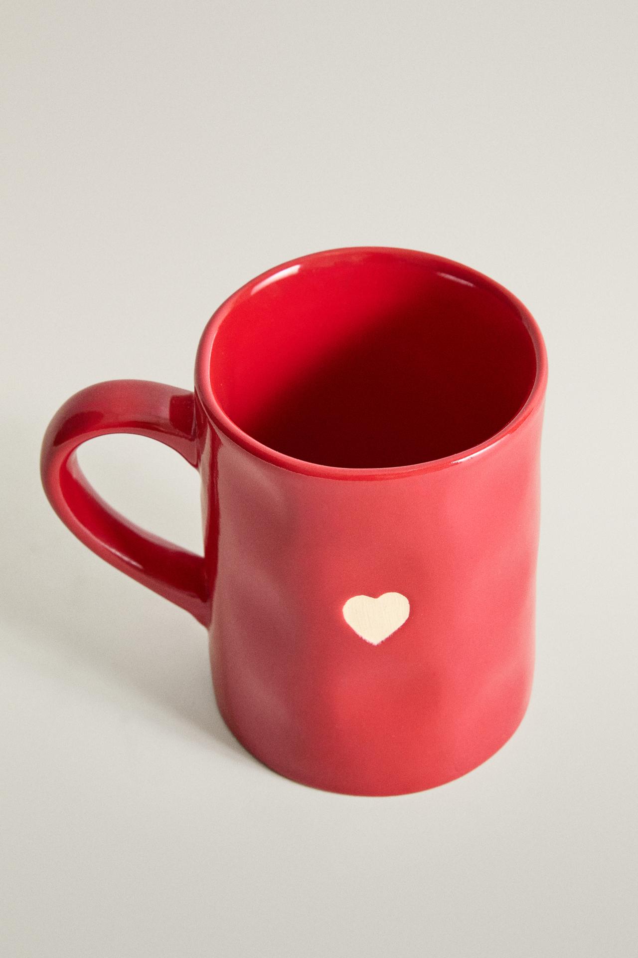 CERAMIC CHRISTMAS HEART MUG — Red / White