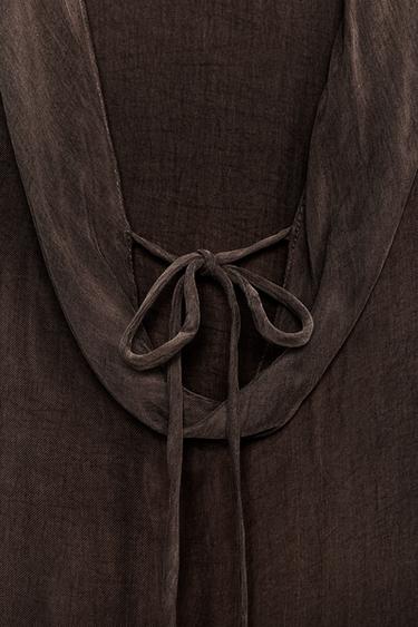 TOP FLUIDE LACETS ZW COLLECTION - Marron foncé de Zara - Image 4