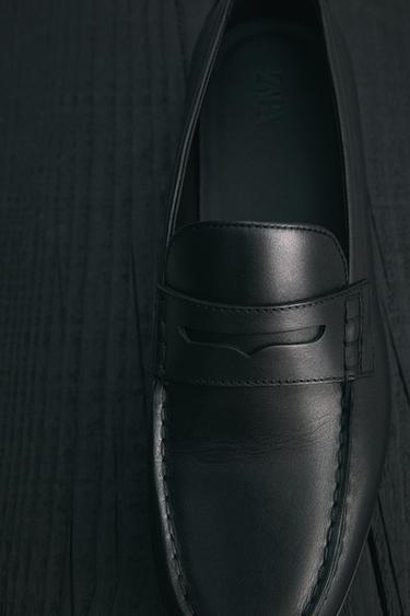 LEDERMOKASSIN MIT ZIERSANGE - Schwarz von Zara