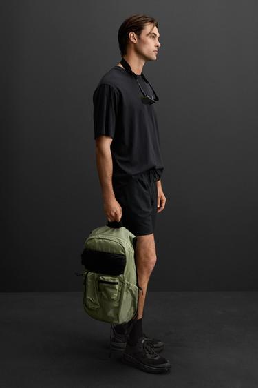 SAC À DOS SPORT AVEC POCHES MULTIPLES - Vert kaki de Zara - Image 1