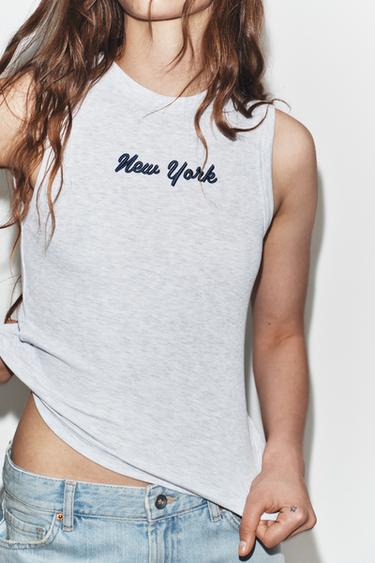 HAUT CÔTELÉ À BRODERIE INSCRIPTION - Gris chiné de Zara - Image 1