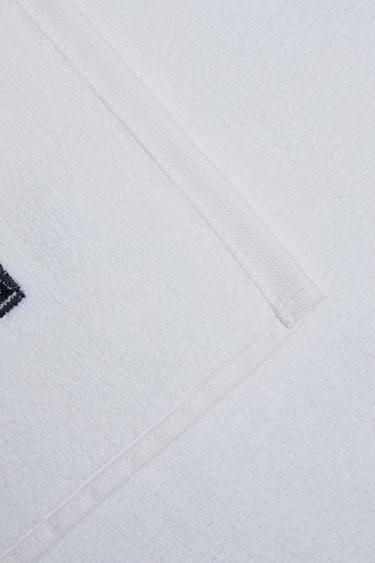 TAPIS DE BAIN FESTONNÉ - Bleu marine / Blanc de Zara - Image 2