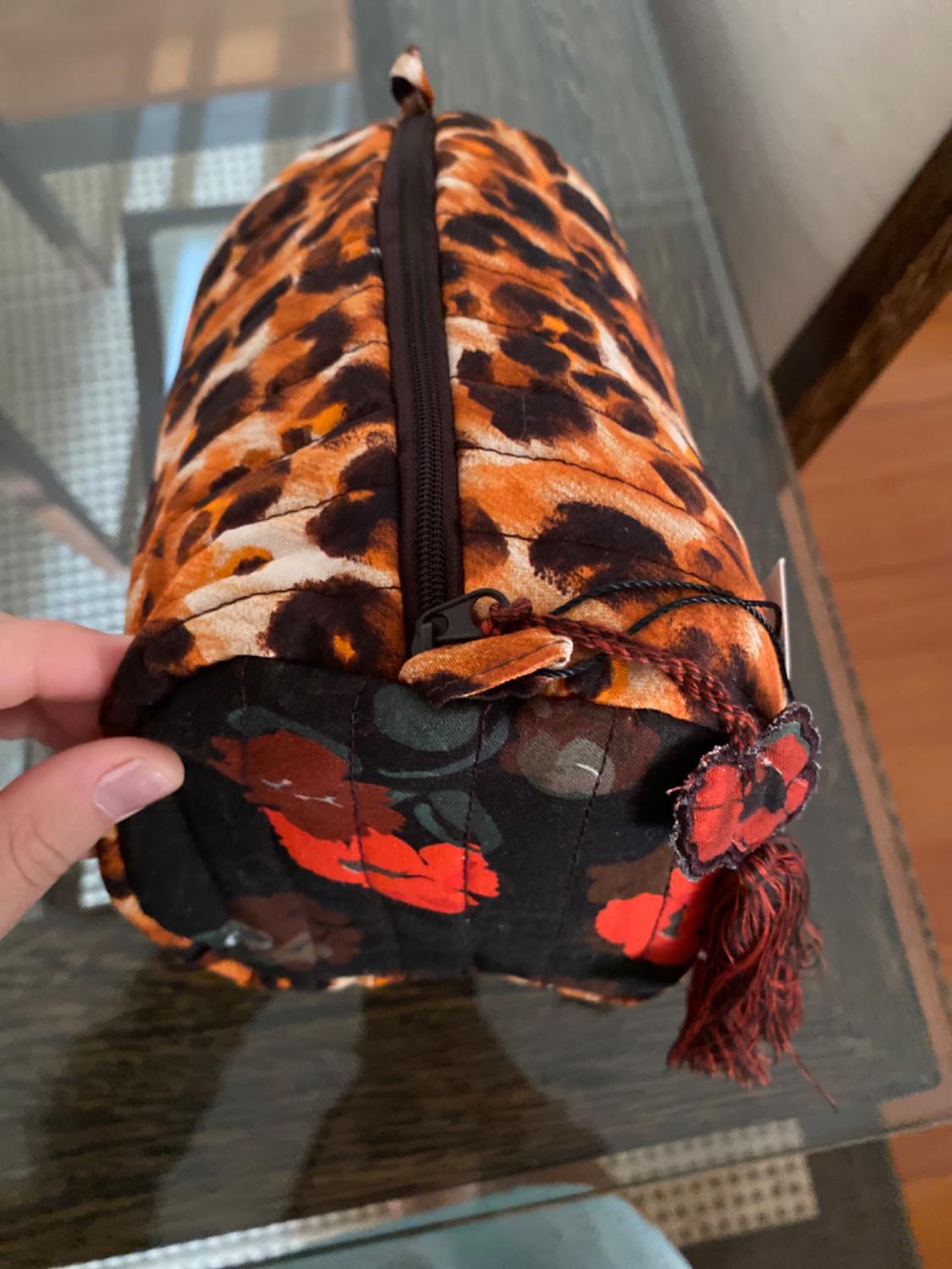 COMBINED QUILTED TOILETRY BAG - Image 3