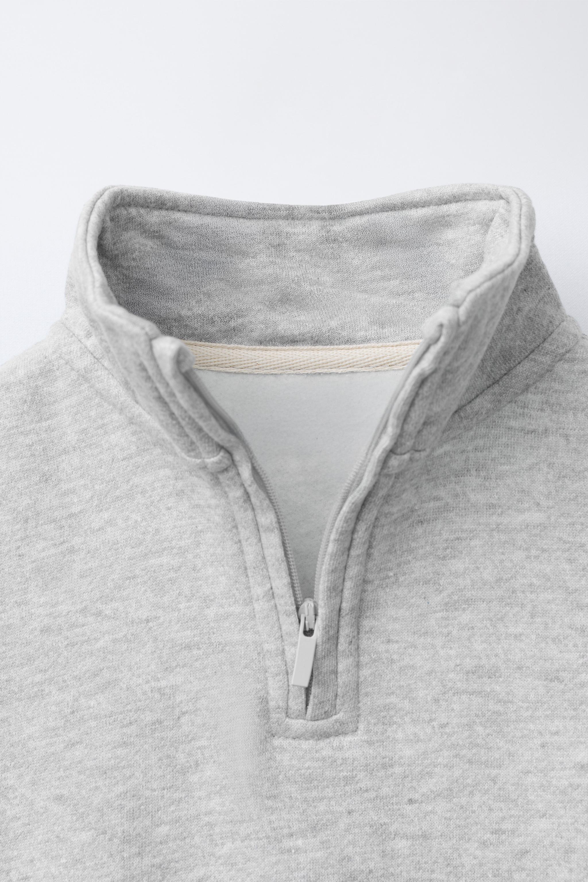 HIGH NECK SWEATSHIRT WITH LABEL
