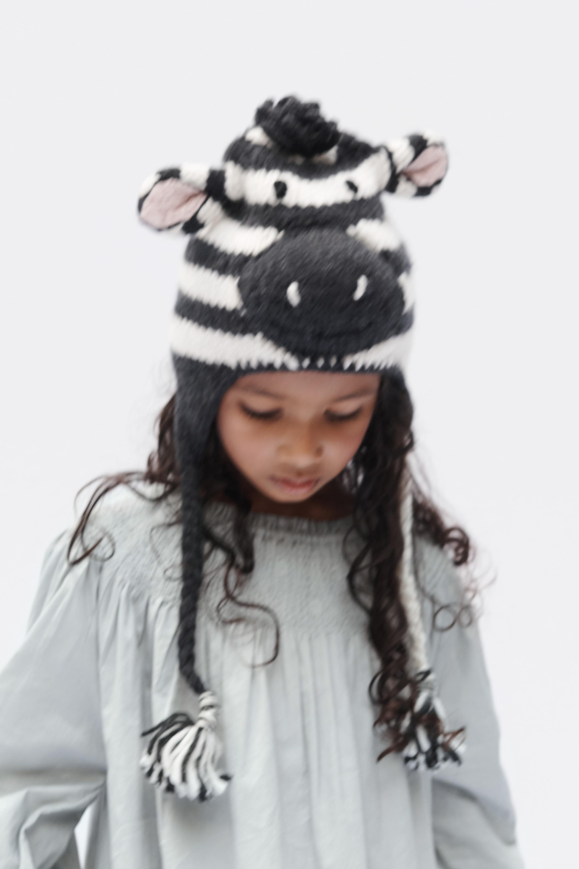 【GRAPE】Code Print Striped Hooded Hat LIMITED EDITION ZEBRA WOOL BEANIE - striped | ZARA United Kingdom