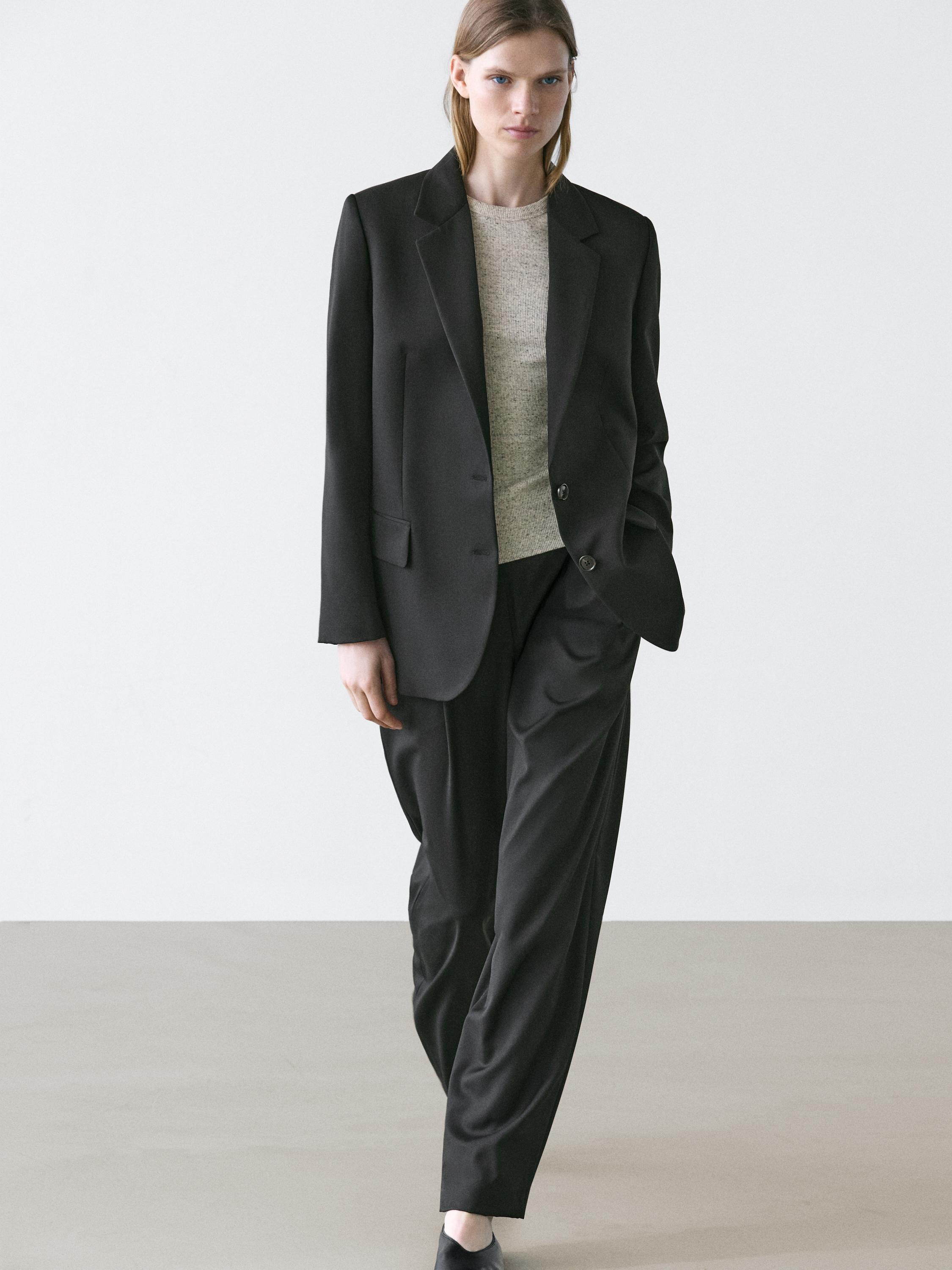 100% extra fine wool two-button blazer