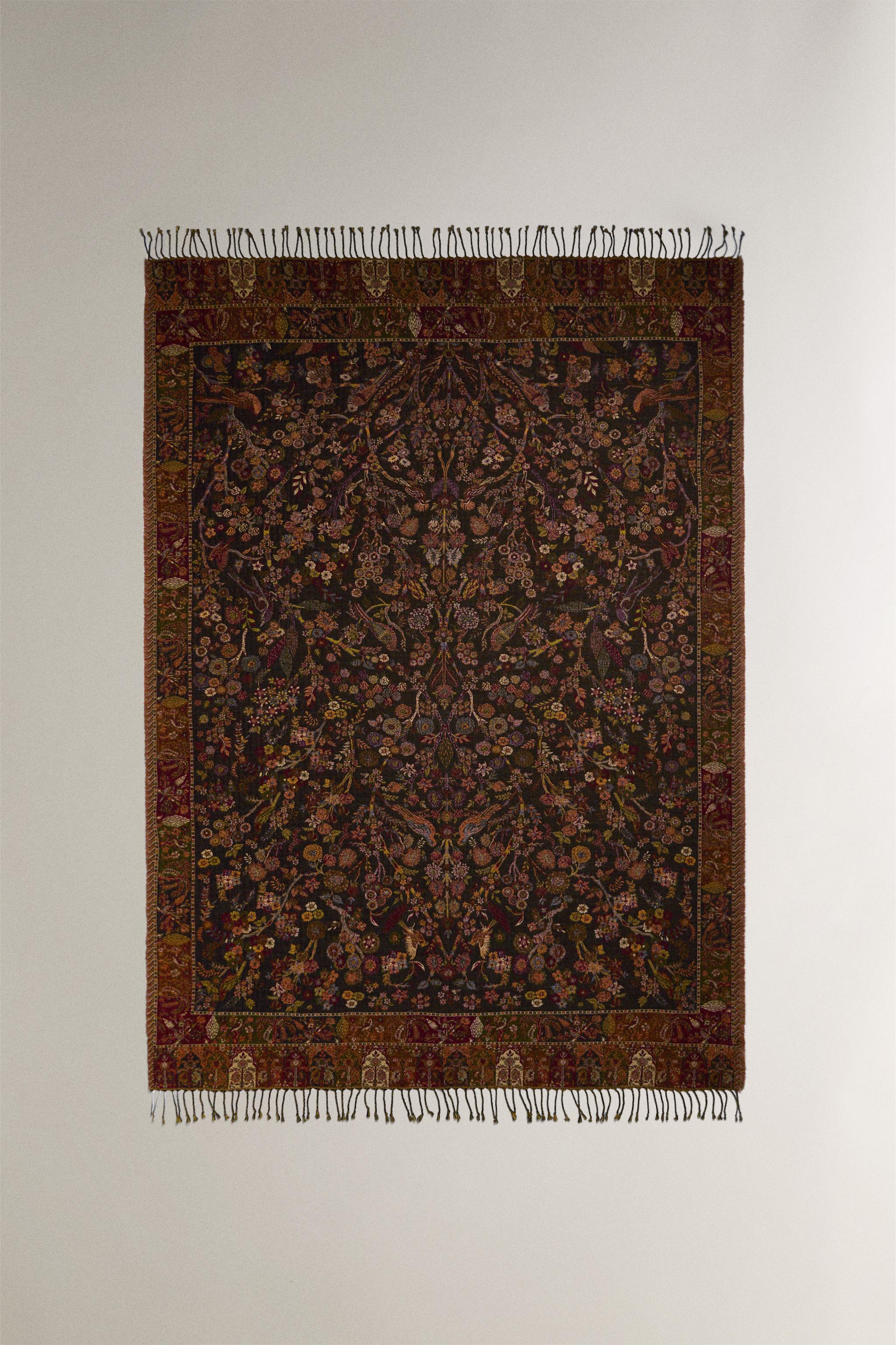 FLORAL JACQUARD BLANKET