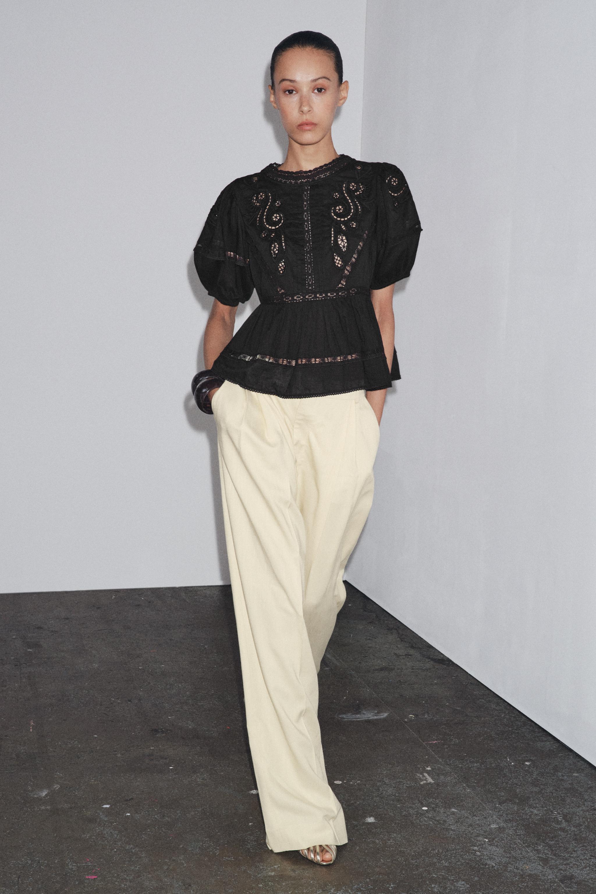 ZARA ロマンチック刺繍ブラウス Black XS ZW COLLECTION ROMANTIC EMBROIDERED BLOUSE - Black | ZARA