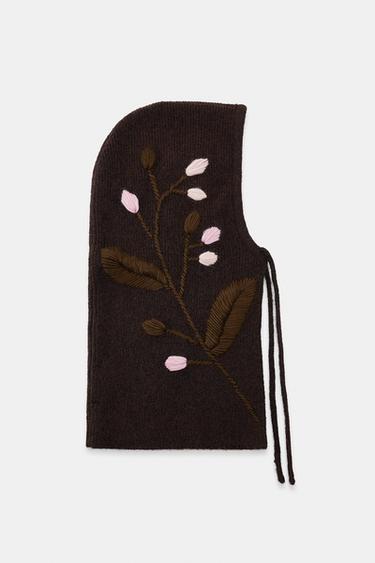 KNIT HOOD WITH FLORAL EMBROIDERY - Brown by Zara