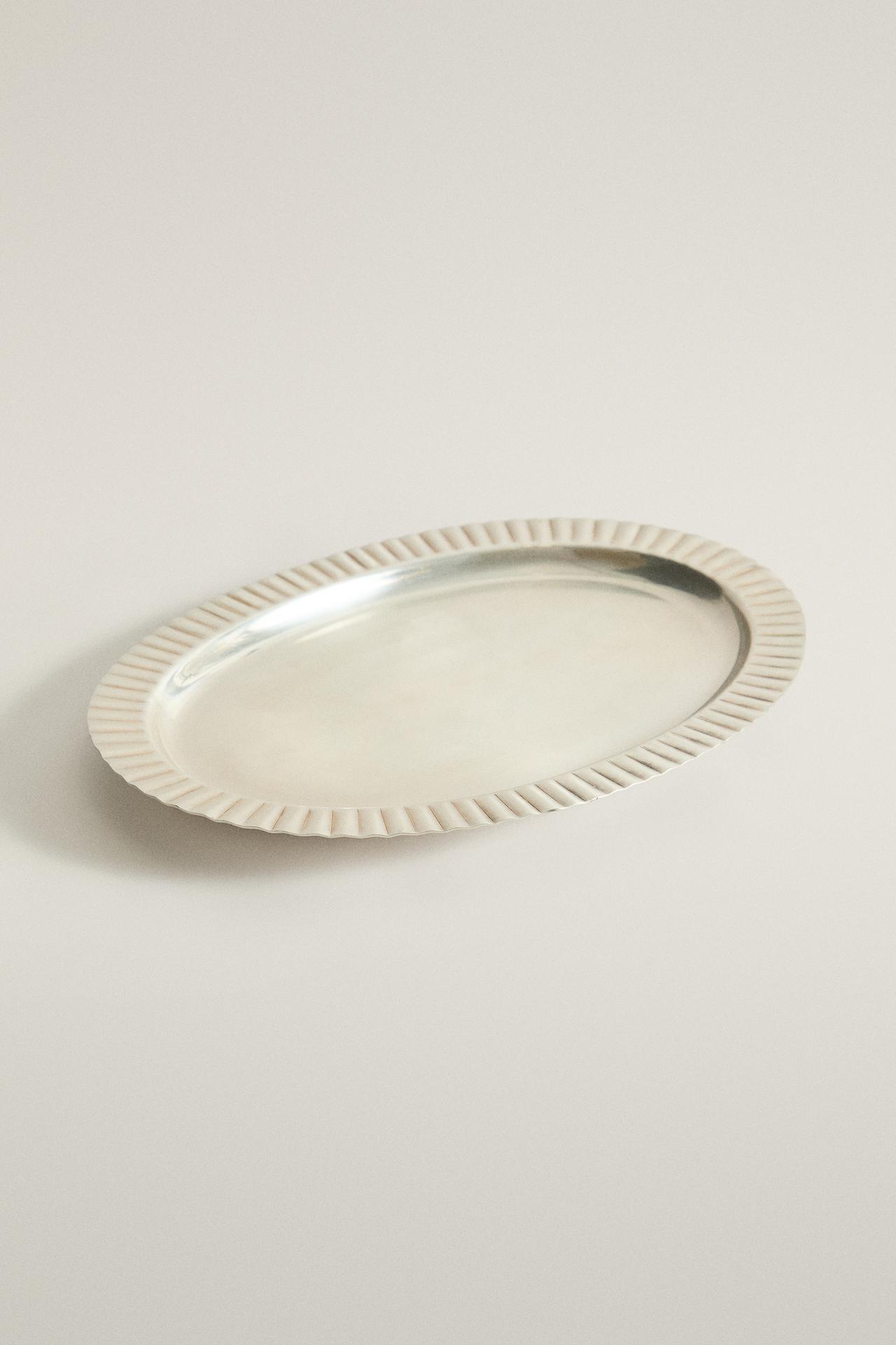 SCALLOPED METAL BATHROOM TRAY — Silver