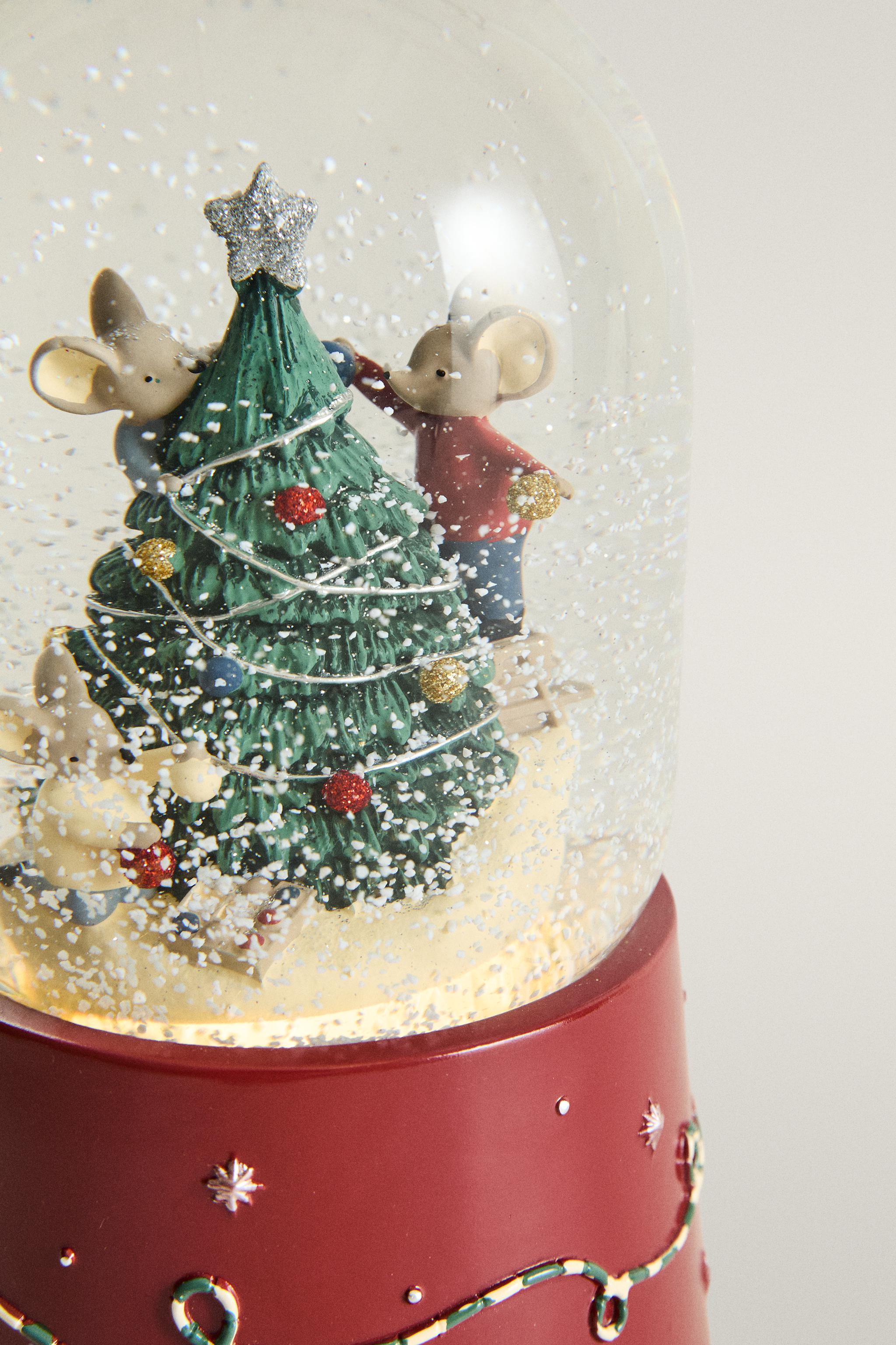 MUSICAL SNOW GLOBE WITH MOVEMENT AND CHRISTMAS TREE