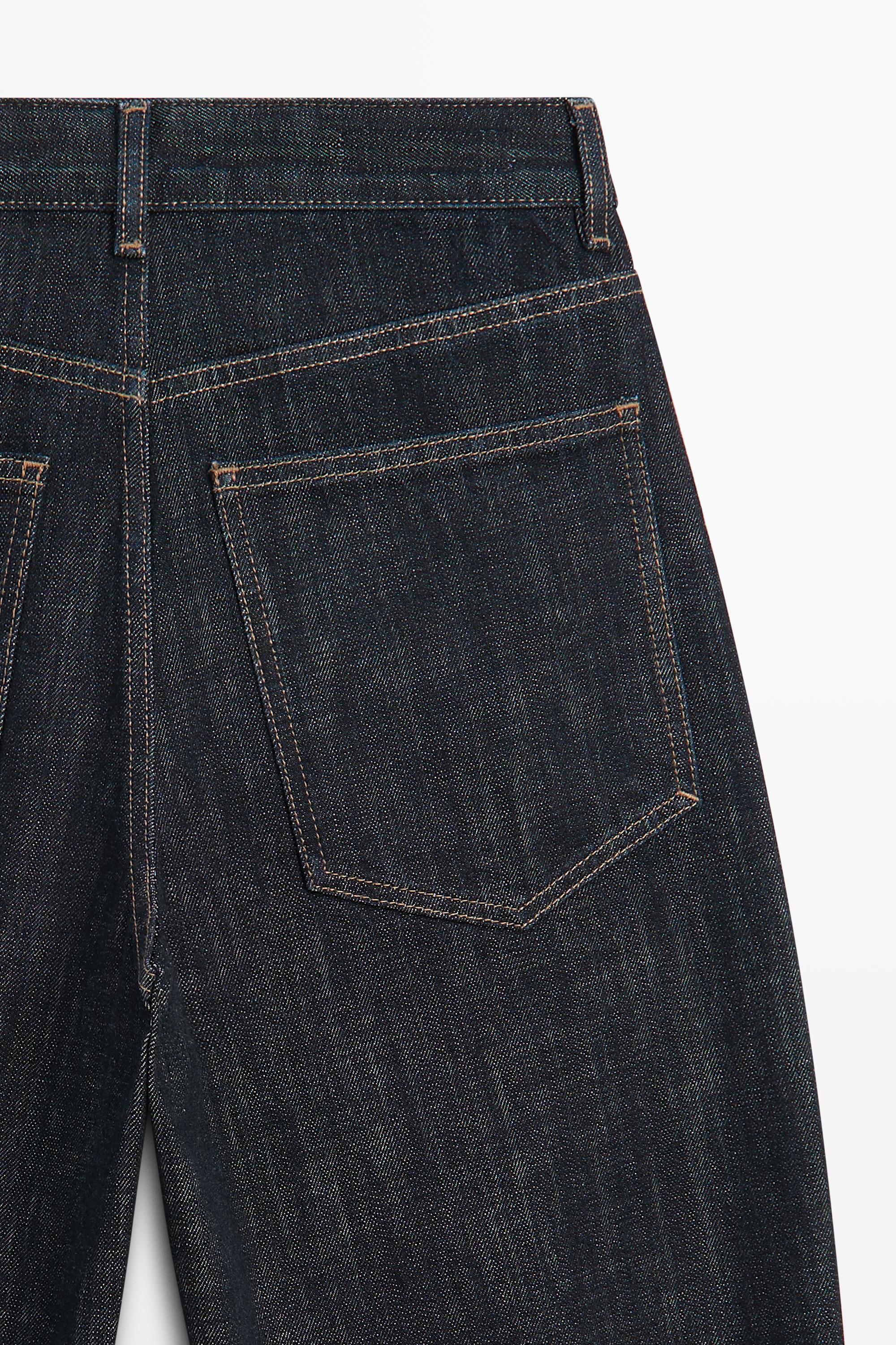 High-waist barrel fit jeans with turn-up hem