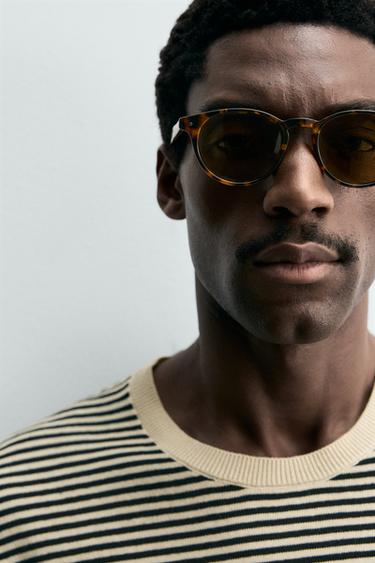 T-SHIRT EN POINT DE COTON ET LIN À RAYURES - Écru / Noir de Zara - Image 4