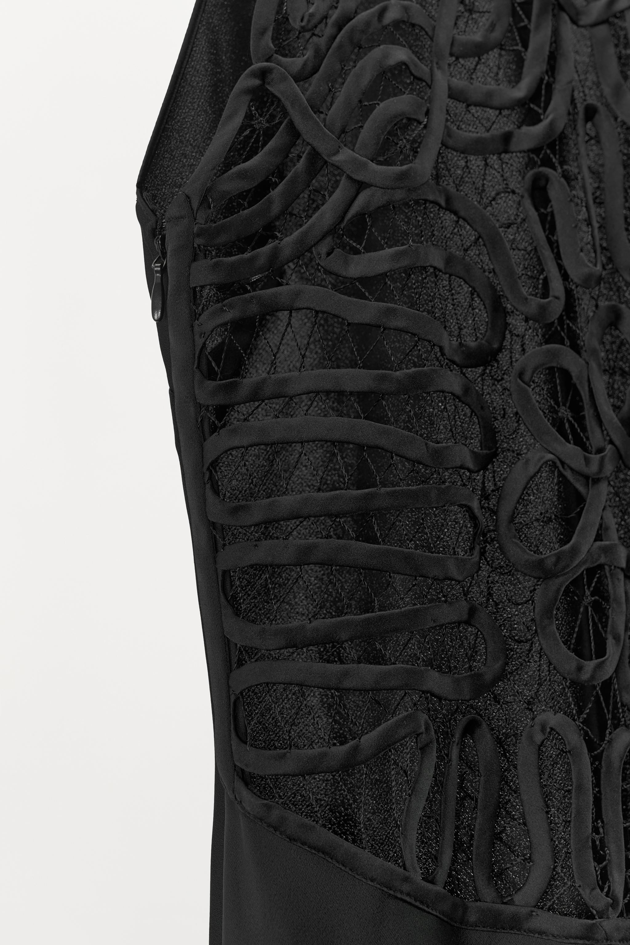 ROBE HALTER SATINÉE DOS BRODÉ