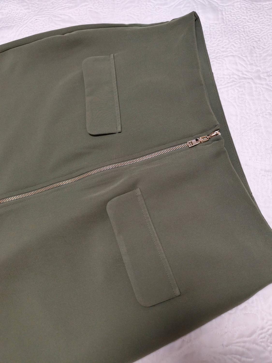 CARGO MIDI SKIRT WITH ZIP - Image 3