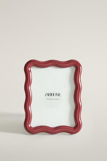 WAVY WOODEN PHOTO FRAME - Red by Zara