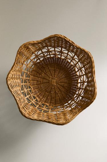 RATTAN HAMPER WITH A SCALLOPED EDGE - Light beige by Zara - Image 4