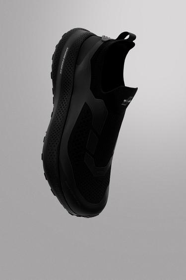LACELESS RUNNING TRAINERS - Black by Zara - Image 3
