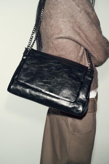 BOLSA TIRACOLO COM ABA ROCK - Preto da Zara