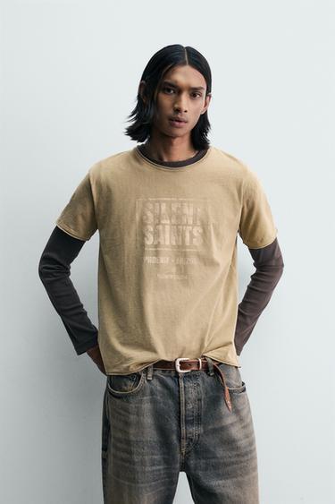 CAMISETA LAVADA TEXTO ESTAMPADO - Tostado de Zara