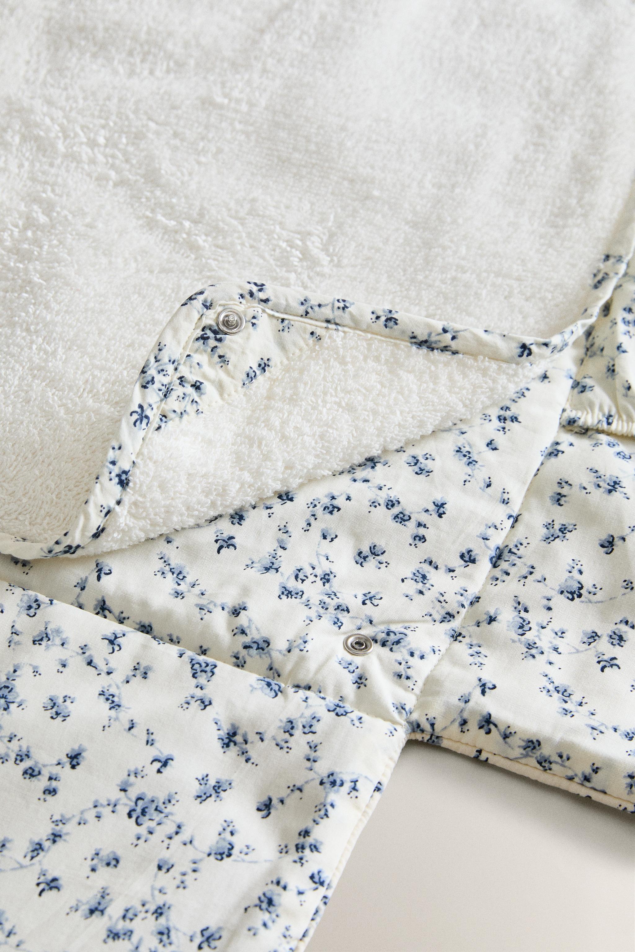 BABY BLUE FLOWER CHANGING MAT