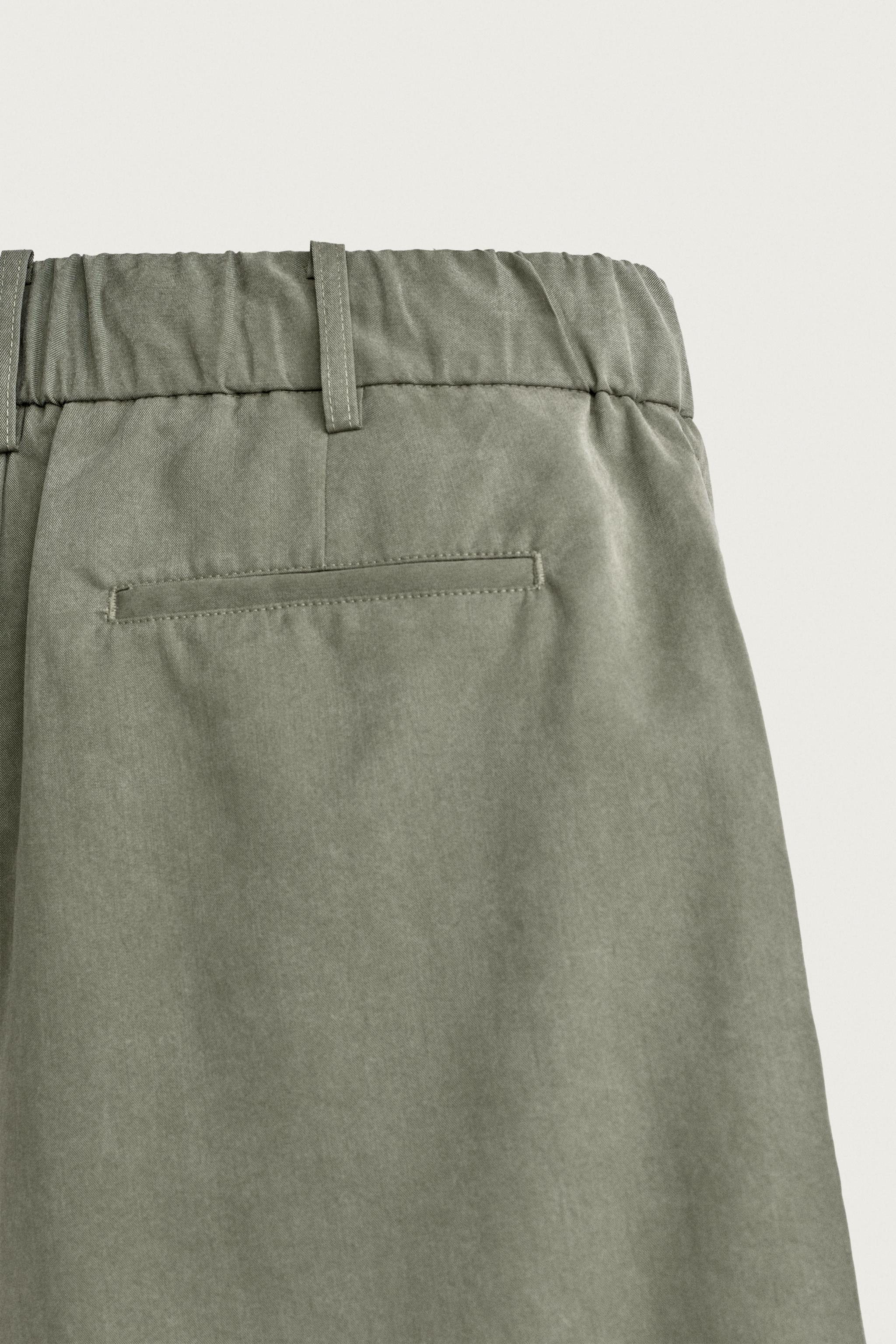 RELAXED FIT FLOWY SHORTS
