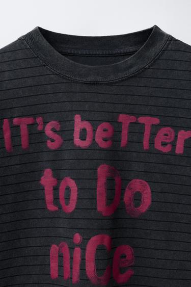 T-SHIRT EFFET DÉLAVÉ À RAYURES ET INSCRIPTION - Gris anthracite de Zara - Image 2
