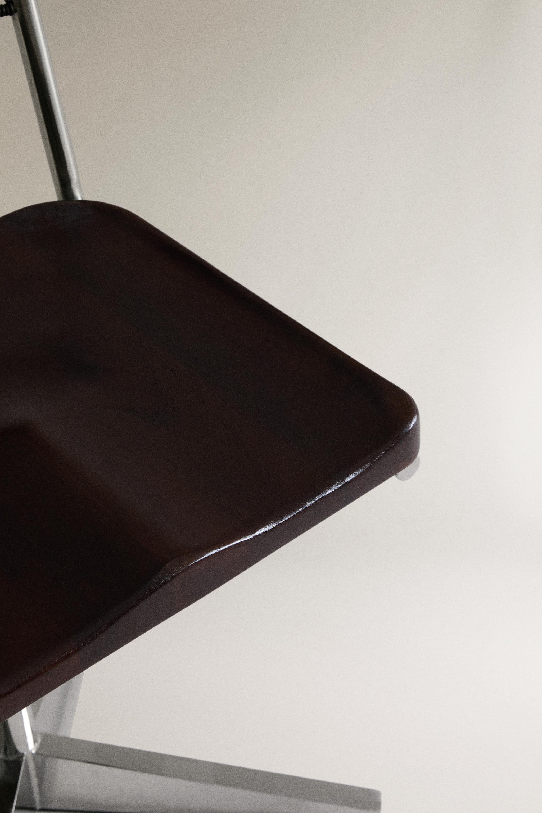 STAINLESS STEEL AND LEATHER CHAIR — Chocolate