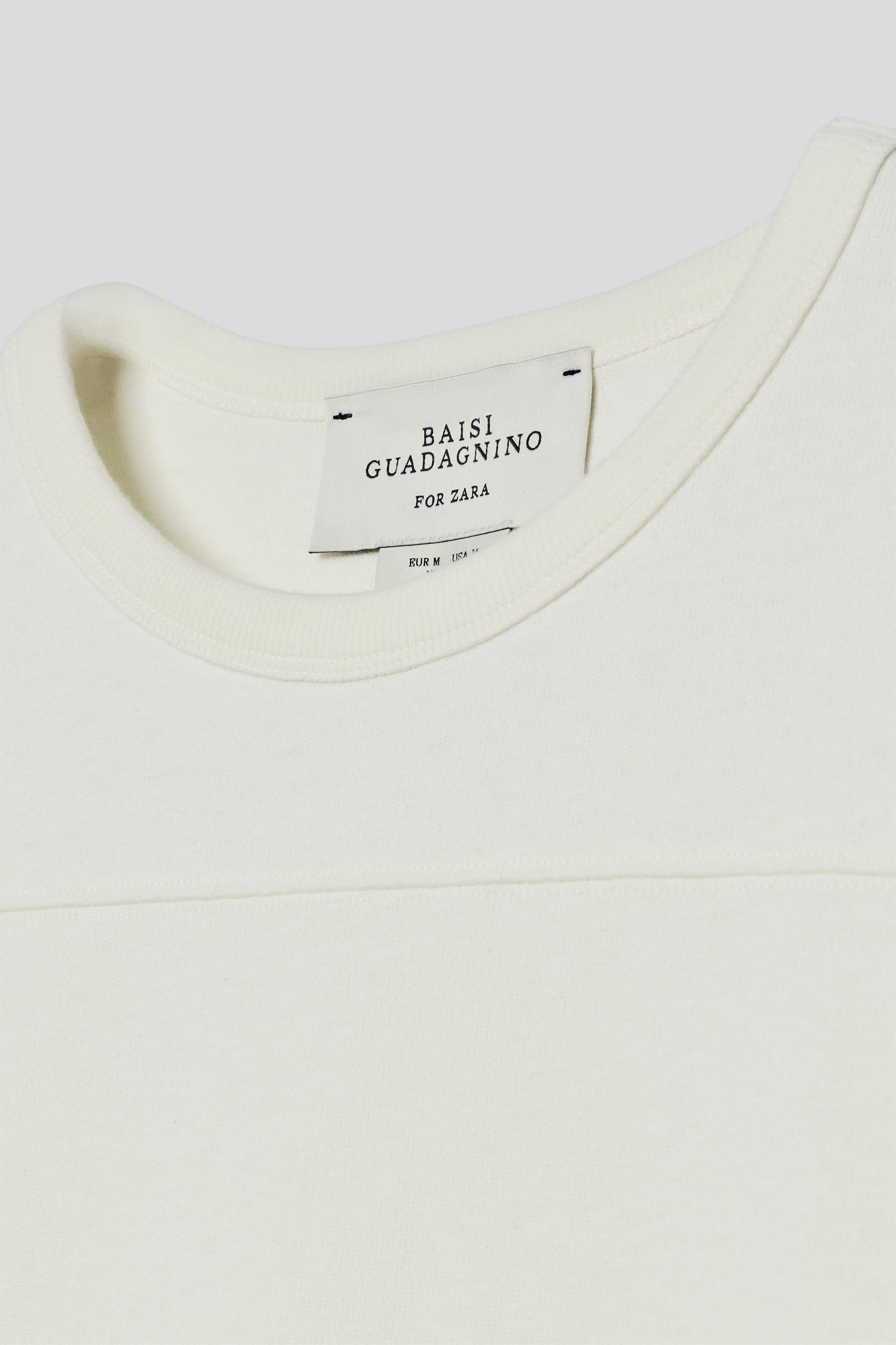 CONTRAST PRINT REGULAR FIT T-SHIRT - thumbnail 4