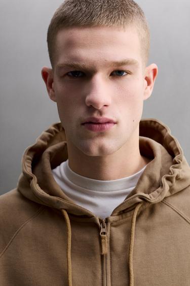 TRAINING HOODIE WITH ZIP - camel by Zara