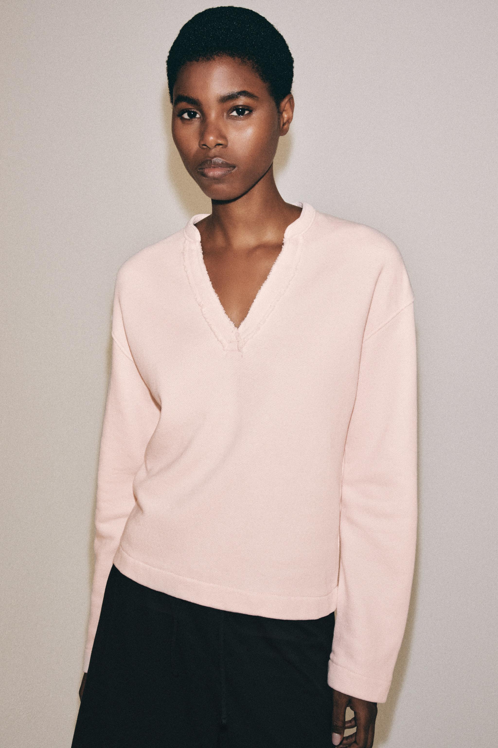 COTTON V-NECK SWEATSHIRT