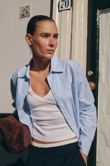 CHEMISE COURTE OXFORD RAYÉE AVEC PLIS À LA TAILLE - Écru / Bleu de Zara - Image 3